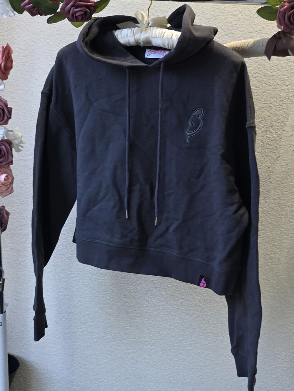 Torch Sprinkles Women's Black Cropped Hoodie with Subtle Logo